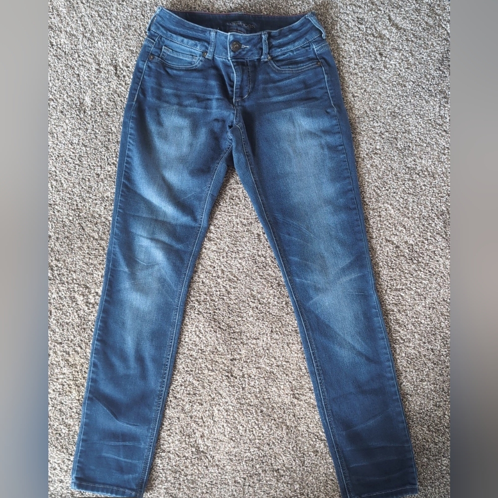 Women's dark wash jeans bundle - Picture 4 of 11
